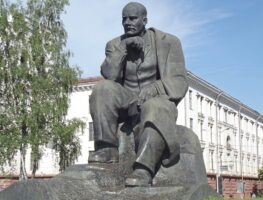 Народнаму песняру беларускага народа Якубу Коласу – 140 гадоў    