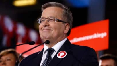 Былы прэзыдэнт Польшчы Камароўскі: «Магчымасьць манэўраваць у беларусаў скончылася. Рабіце празаходні выбар»