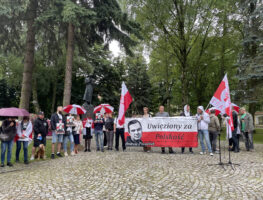 У Беластоку прайшла акцыя ў падтрымку журналіста Анджэя Пачобута  