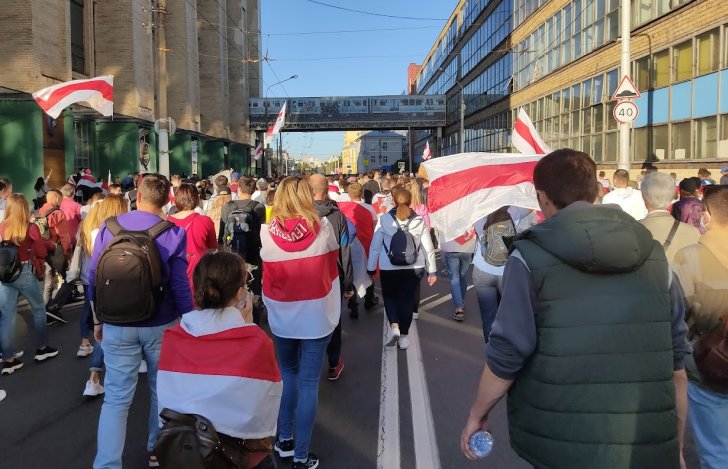 Не БЧБ-сцяг аб'яднаў большасць: чаму падзенне рэйтынга сімволікі не страшнае
