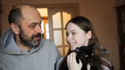 Як сядзела мастачка Ліза Ганчарова, якую схапілі разам з бацькам 