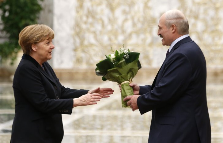 Меркель п'е «Апероль Шпрыц»: Лукашэнка прайграў ёй, але Беларусь не выйграла
