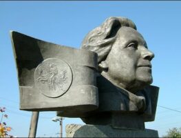 Помнік Ларысе Геніюш у Зэльве могуць дэмантаваць    