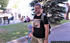 «Кажуць, што вось цяпер у нас высадзіўся дэсант», — беларускі пісьменьнік, які жыве пад Кіевам