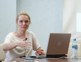 Антаніна Сцебур: Жанчыны застаюцца за кадрам  