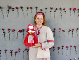 Вольга Пашковіч пра выраб традыцыйных беларускіх лялек   