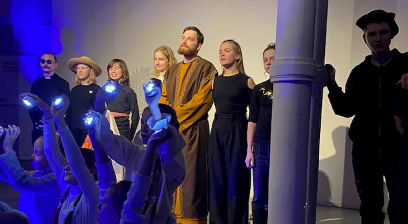 У Варшаве паказалі калядны спектакль «Шлях да Бэтлеему»