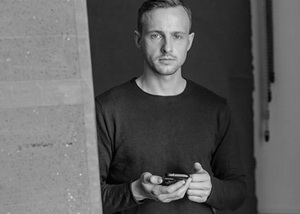 Актор Мікалай Стонька: «Многія з тых, хто выйшаў на вуліцы, нават не ўяўлялі, колькі каштуе перамога»