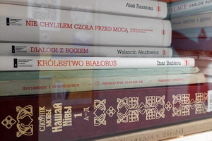 У Варшаве ў Цэнтры беларускай салідарнасці пачала працаваць кнігарня