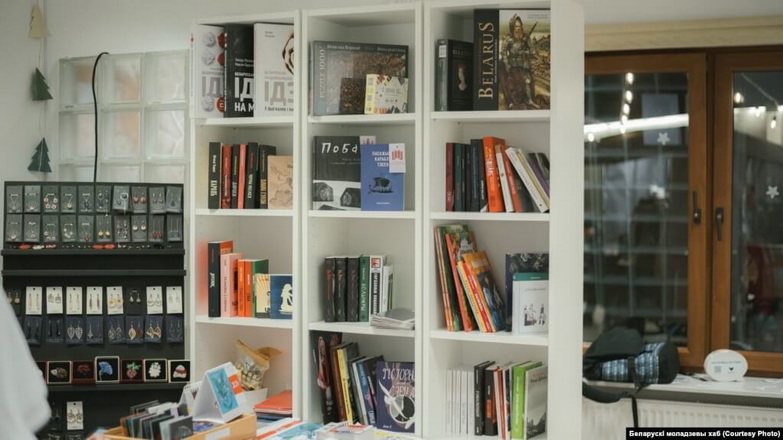 Дзе і як можна купіць беларускія кнігі для дзяцей і дарослых за мяжой? Сьпіс крамаў і месцаў 