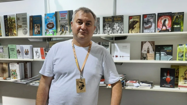 «ГУБАЗіК хацеў, каб я перастаў рабіць «няправільныя» кнігі». Першае інтэрвію выдаўца Янушкевіча пасьля ад’езду зь Беларусі