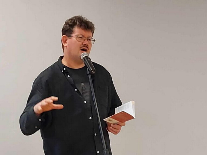 Андрэй Хадановіч: Праблемы з беларускай мовай за мяжой звязаны з праблемай Беларусі   