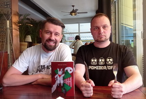 Ад Гаагі да Батумі: Аляксандр Чарнуха і Алесь Плотка едуць у літаратурны тур