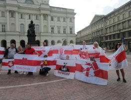 Чарговая акцыя салідарнасці з Беларуссю ў Варшаве  
