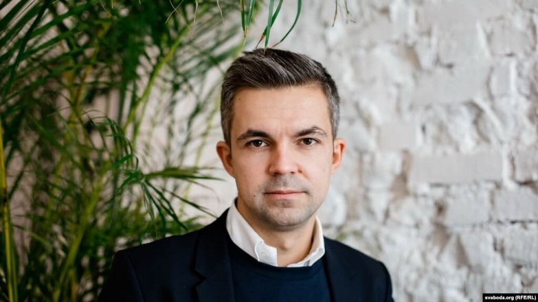 «Бацькоў бяруць у закладнікі». Падрабязнасьці ператрусу ў родных Сашы Філіпенкі