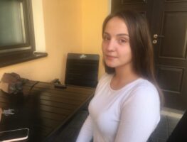 Карына Маліноўская пра пратэсты, эміграцыю і затрыманне родных   