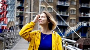 «Ты быццам працягваеш жыць у Беларусі дыстанцыйна». Паэтка Ганна Комар выдала зборнік дакумэнтальных вершаў