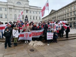 У цэнтры Варшавы прайшла традыцыйная акцыя беларускай дыяспары  