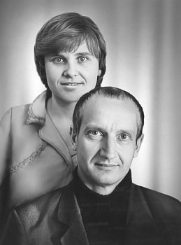 «Чытай уважліва. У кожнай кніжцы ты прысутнічаеш». Размова з жонкай Алеся Разанава пра выбітнага паэта