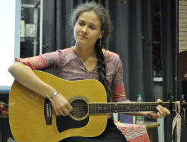 Дзіцячыя народныя песні ў выкананні Таццяны Грыневіч   